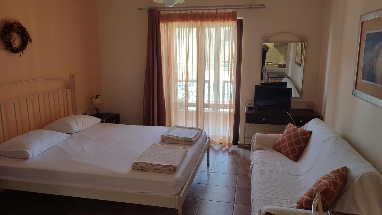 Guesthouse Michobeis Kamarína 外观 照片
