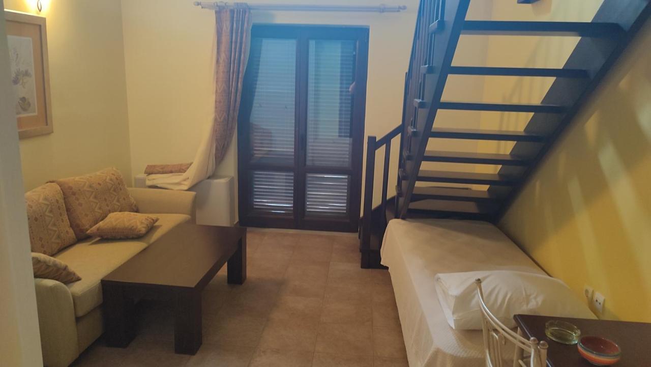 Guesthouse Michobeis Kamarína 外观 照片